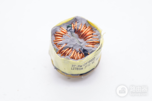 外星人笔记本电脑标配240W电源拆解(外星人笔记本拆解图)