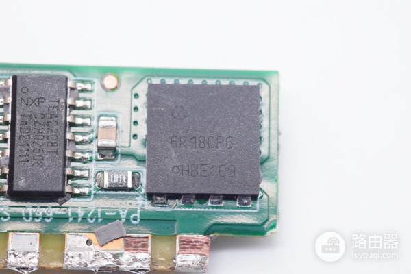 外星人笔记本电脑标配240W电源拆解(外星人笔记本拆解图)