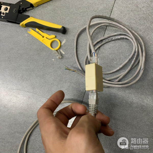 网线到底要怎么接(如何给电脑接网线)