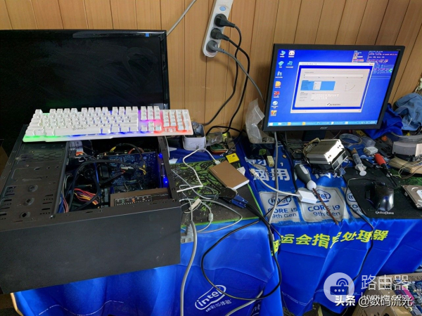 电脑配置不差玩游戏却很卡(电脑配置不低玩游戏卡顿)