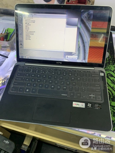 电脑用着就花屏了(电脑用着就花屏了怎么解决)