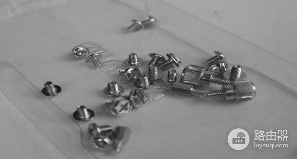 电脑组装前要准备的常用工具(组装电脑时需要准备的工具有哪些)