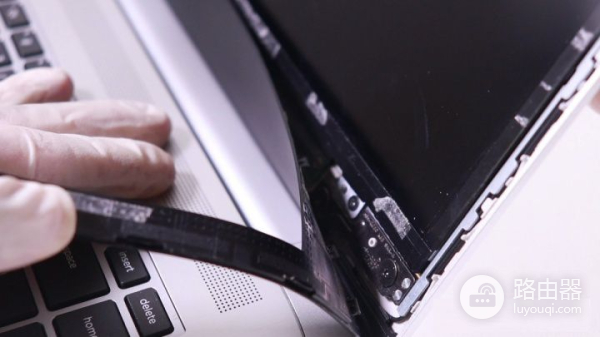 手把手教你如何更换笔记本屏幕(如何给电脑换屏幕)
