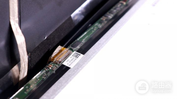 手把手教你如何更换笔记本屏幕(如何给电脑换屏幕)