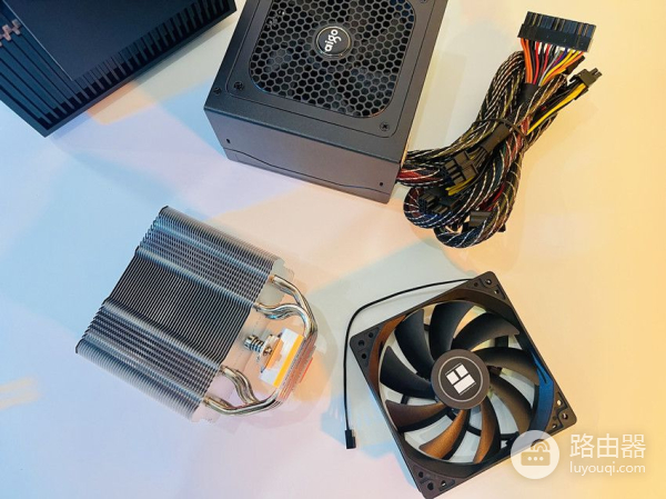 2000多元DIY一台超实用办公电脑(2000元的台式办公电脑配置)