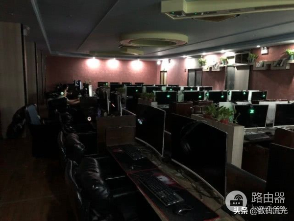网吧的电脑玩游戏很卡(网吧电脑玩游戏特别卡)