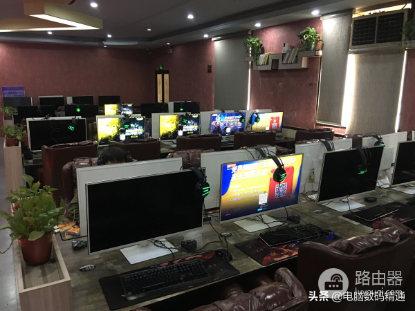 网吧里的电脑为何经常出现开机无信号(网吧电脑打开无信号怎么回事)