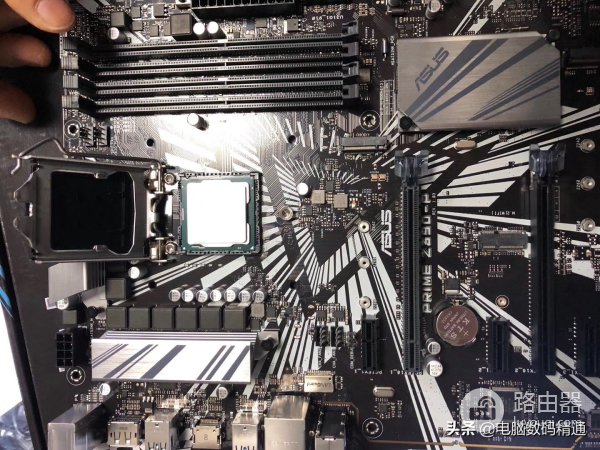 电脑固态硬盘安装方法及注意事项介绍,装固态硬盘不要闹笑话了