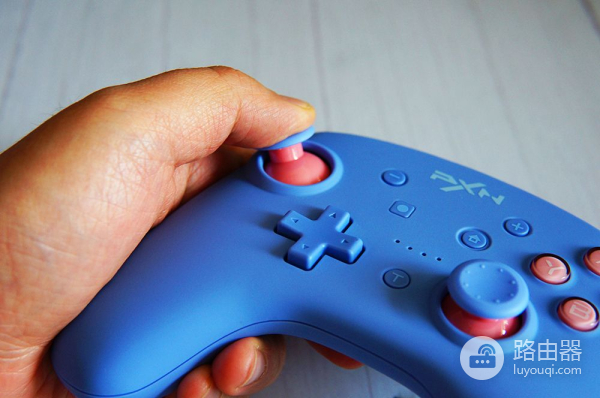电脑和Switch通吃:莱仕达PXN-9607X游戏手柄体验