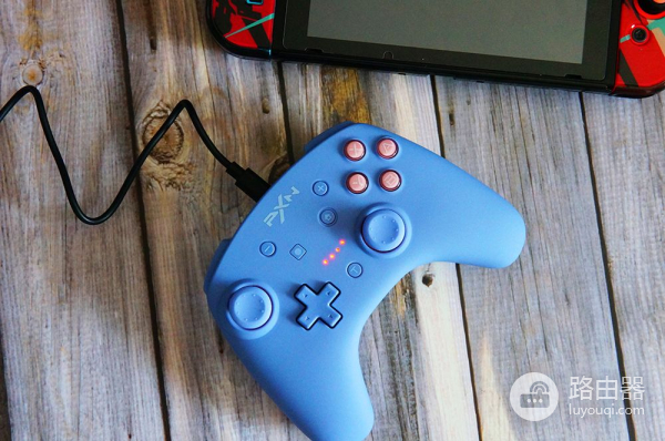 电脑和Switch通吃:莱仕达PXN-9607X游戏手柄体验