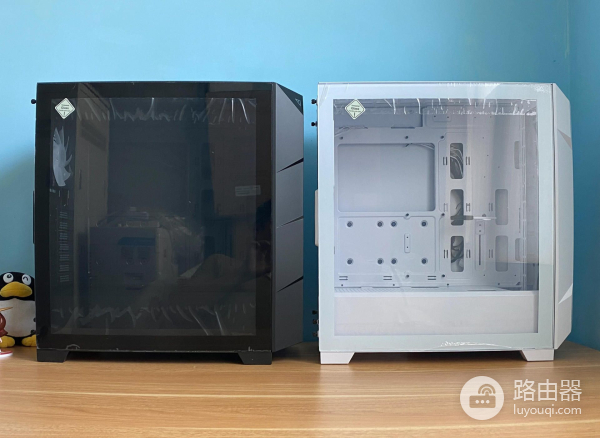 白色电脑好看还是黑色电脑好看(电脑白色和黑色哪个好看)