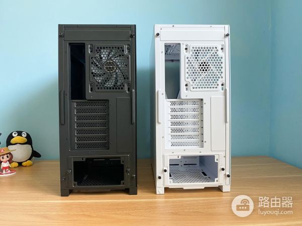 白色电脑好看还是黑色电脑好看(电脑白色和黑色哪个好看)