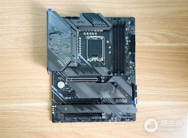 白色电脑好看还是黑色电脑好看(电脑白色和黑色哪个好看)