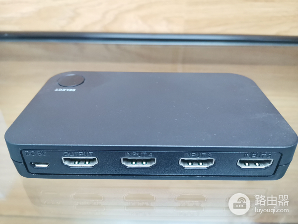 电脑怎么连接两个以上的显示器(怎么让电脑连接两个显示器)