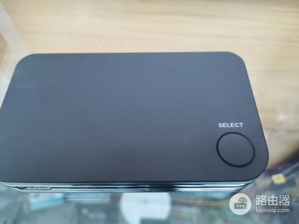 电脑怎么连接两个以上的显示器(怎么让电脑连接两个显示器)