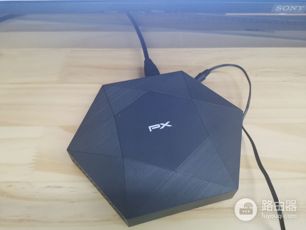 电脑怎么连接两个以上的显示器(怎么让电脑连接两个显示器)