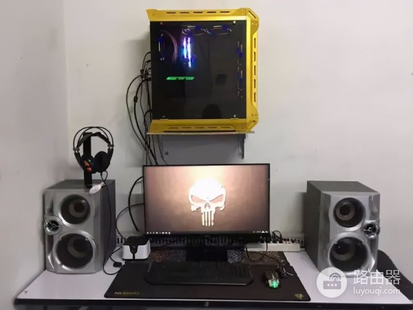 家里有人沉迷电脑(沉迷于电脑)