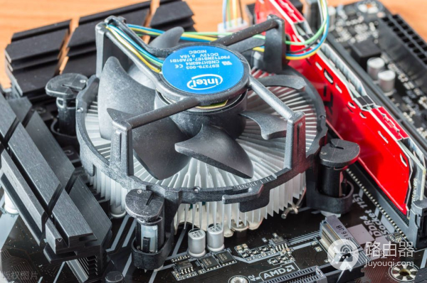 电脑最近总是经常死机(电脑经常时不时死机)