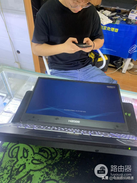 人体静电能击坏电脑主板(静电能把主板电坏吗)