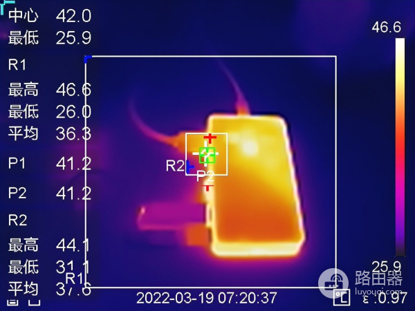 十合一桌面扩展坞,合金桌面满足你的扩展需求
