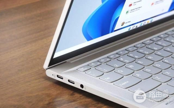 笔记本应该插着电使用还是用完再充电(笔记本电脑插着用还是充电用)