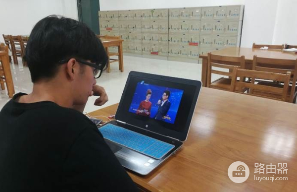 大学生刚开学要带电脑吗(刚上大学要不要带电脑)