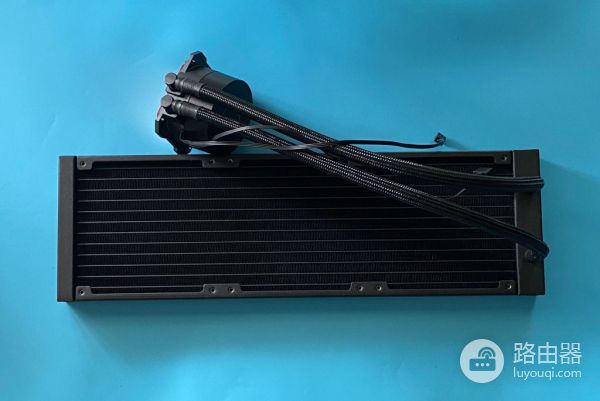 想要让电脑降温风扇又不吵(风扇给电脑降温)