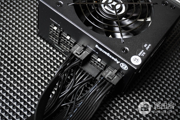 大军未动，粮草先行，ITX机箱大功率电源预留升级空间