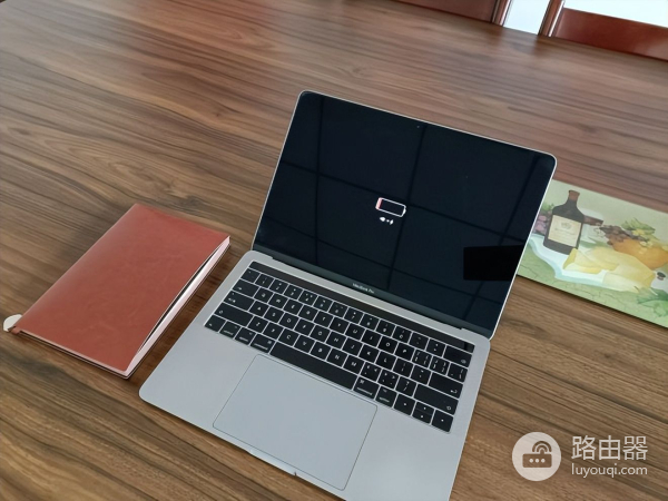 旧苹果电脑续航不足怎么办？移速130W笔记本充电宝续命成功