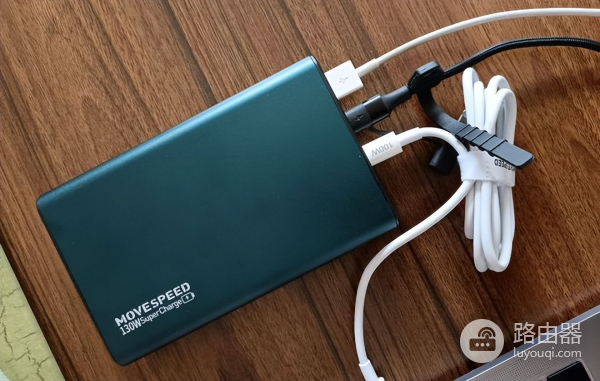 旧苹果电脑续航不足怎么办？移速130W笔记本充电宝续命成功