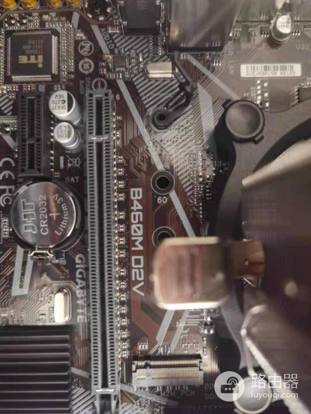 手把手教你如何安装固态硬盘(固态硬盘怎么安装的)