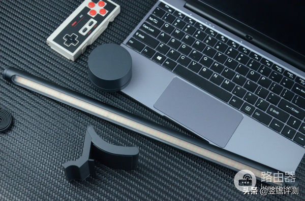 专为电脑而设计的照明设备(专为电脑而设计的照明设备是)