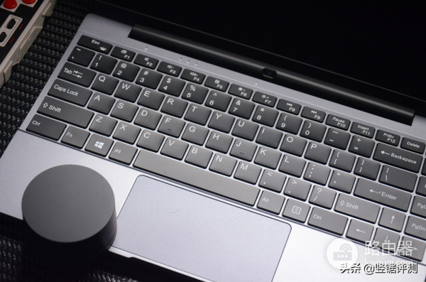 专为电脑而设计的照明设备(专为电脑而设计的照明设备是)