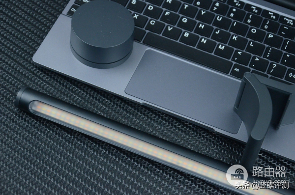 专为电脑而设计的照明设备(专为电脑而设计的照明设备是)