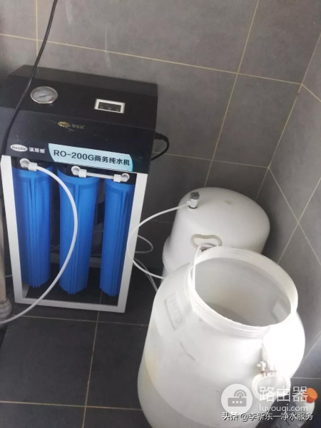 维修案例精选100例—新机器显示水满不制水原是电脑版排线没插好