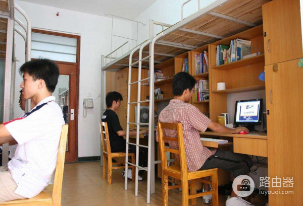 刚进入大学的学生有必要买笔记本电脑吗(刚进入大学的学生有必要买笔记本电脑吗英文)