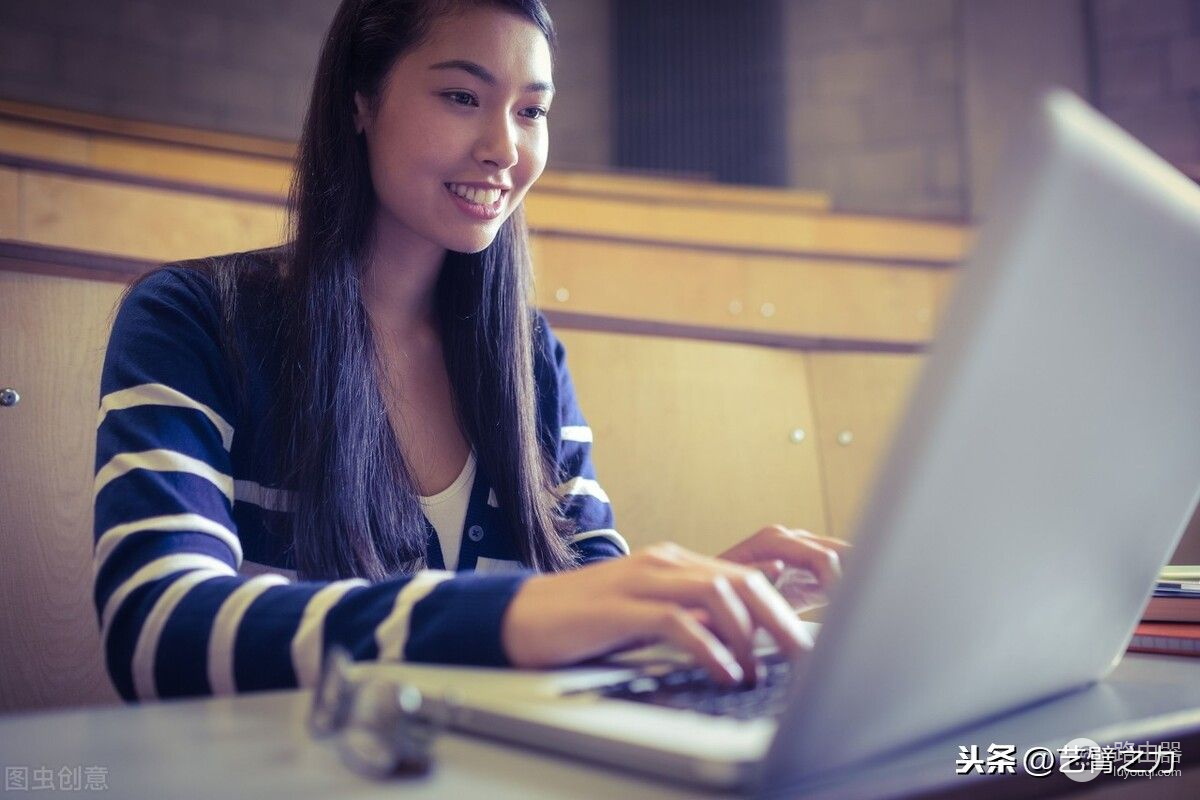 美术生在大学期间学设计需要买电脑吗(美术生在大学期间学设计需要买电脑吗英语)