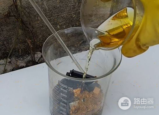 旧电脑如何提炼出黄金(电脑主机里面的黄金如何提炼出来)