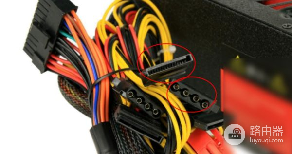 电脑的硬盘如何接线(电脑硬盘如何接线)