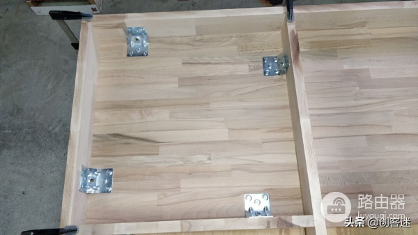 如何自己动手制作一个水冷一体电脑桌(如何自制电脑桌)