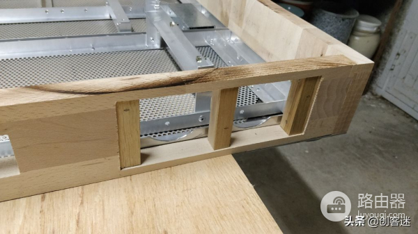 如何自己动手制作一个水冷一体电脑桌(如何自制电脑桌)