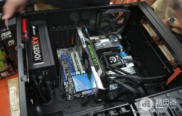 手把手教你组装一台最适合自己的台式机(自己如何组装台式电脑)