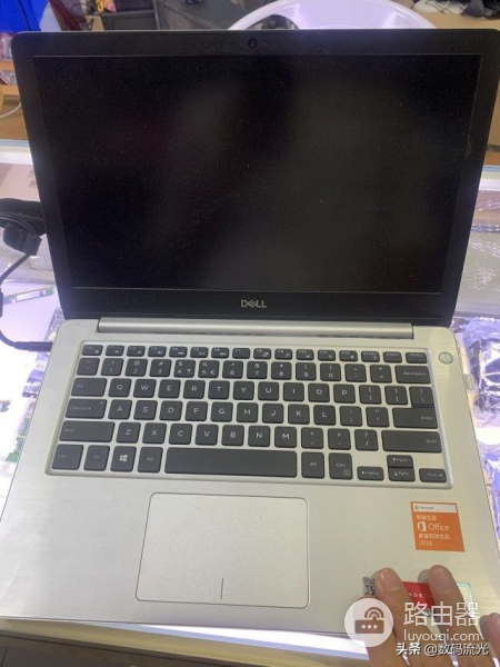 修一台电脑差点吓出心脏病，这种声音真的是头次听到，是什么鬼？