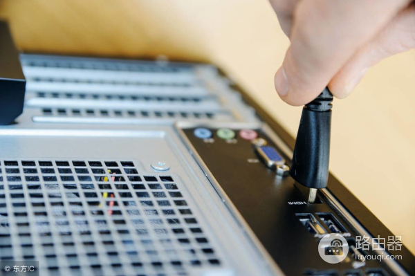 电脑如何双屏显示(电脑如何配置双屏)