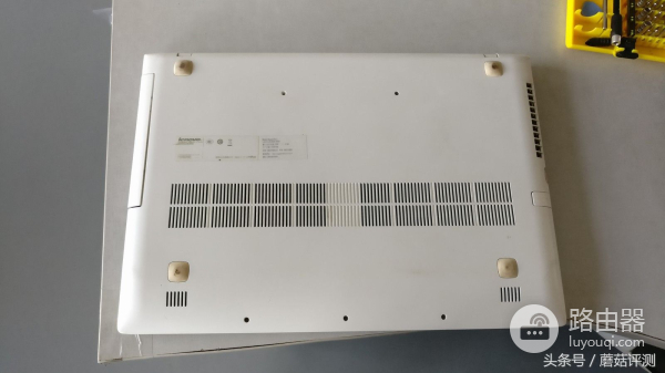 联想Z500拆解清灰教程(联想电脑如何清灰)