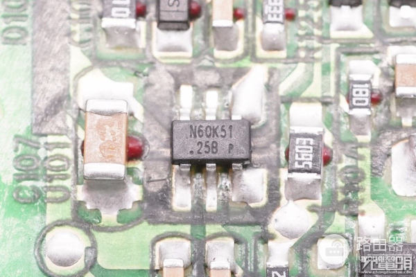 惠普65W笔记本电源拆解(惠普电脑如何拆卸)