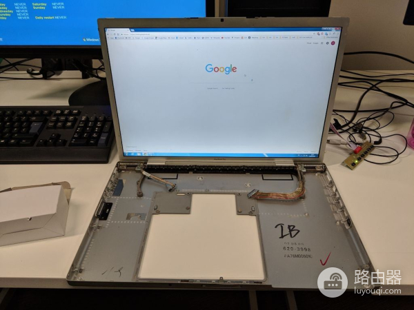 把智能手机转成触摸屏笔记本电脑(手机如何变成电脑使用)