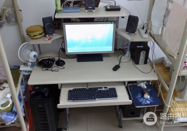 浅谈一台台式电脑的组成(一个台式电脑的组成)