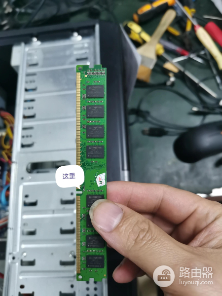 如何解决电脑开机风扇转下停下无法开机(如何解决电脑开机风扇转下停下无法开机状态)