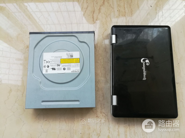 12年前电视购物的笔记本电脑拆解,配置惨不忍睹还是WinCE系统